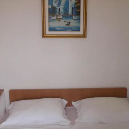 Apartmani Vesna Vir Exterior photo