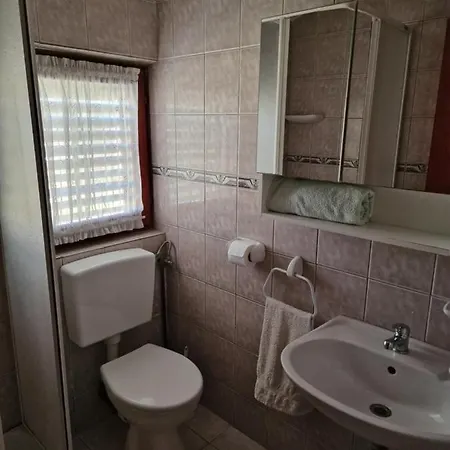 Apartmani Vesna Vir Exterior photo